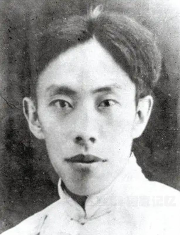 DƬ